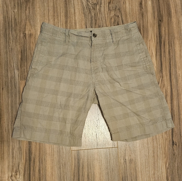 The North Face Tan Flat Front Shorts - Picture 1 of 11